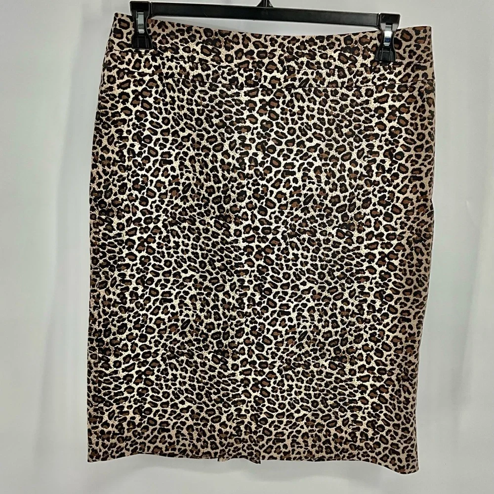 Chico's Leopard Pencil Skirt in Brown and Black m 8/10